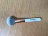 VIVID BEAUTY Flawless Face Brush, Vegan Makeup Tool For Flawlessly Contouring & Defining With Powder, Blush & Bronzer, Made With Cruelty-Free Bristles
