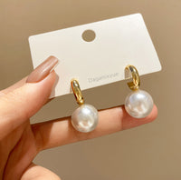 Dagaisixyue  Retro Big Pearl Earrings Femininity Personality C-shaped Metal Earrings Trendy Fashion Ear Jewelry
